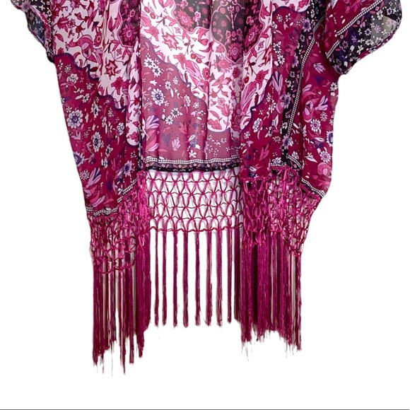 ❌SOLD❌OSFA•HOT PINK / PURPLE FLORAL COVER UP W FRINGE• - Picture 7 of 7